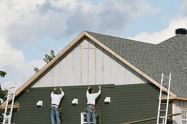Professional Siding technician working in North Richland Hills, TX